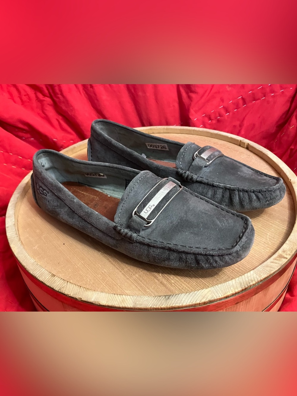 UGG Womens Grey Suede Driving Loafers Size 6.5
